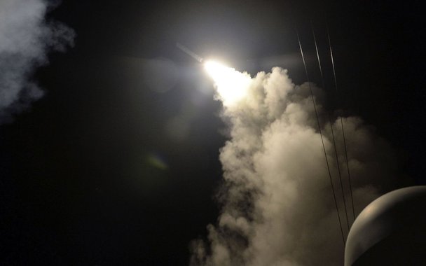 Após o ataque norte-americano contra a base aérea de Shayrat, Moscou suspendeu o memorando firmado com Washington sobre a segurança dos voos da aviação no decorrer da operação na Síria, declarou o Ministério das Relações Exteriores russo; acordo era uma peça fundamental para impedir escalada dos conflitos no Oriente Médio