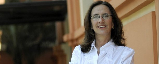 "Andrea Neves, irmã do senador e presidente do PSDB, gravou, às lágrimas, um vídeo, dizendo que são mentiras a denúncias veiculadas pela revista Veja, de que a construtora Odebrecht fez construtora fez depósitos para Aécio, numa conta de Nova York controlada por ela. Ela pergunta 'por que tanto ódio' em relação a ela e ao irmão. Não posso, obvio, explicar se houve o depósito de milhões no exterior. Mas talvez ela possa pedir explicações para seu próprio irmão, que inaugurou este clima na disputa, ao não se conformar com a derrota e disse que tinha perdido a disputa eleitoral para 'uma organização criminosa', logo após as urnas falarem", escreve Fernando Brito, editor do Tijolaço