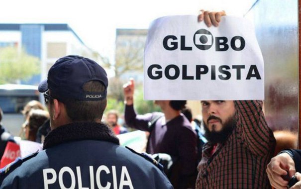 Queremos a votação urgente da PEC das eleições diretas ou cassação via TSE. Caso contrário a Globo ganha novamente. E o Brasil volta a perder. Eleições diretas não é apenas o melhor caminho, mas o único a ser defendido pela militância