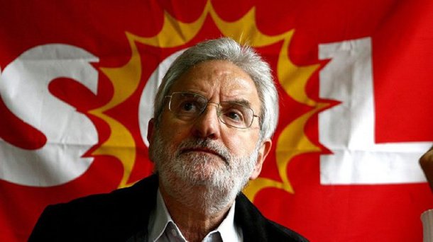 Nas redes sociais o deputado Ivan Valente (Psol-SP) afirmou que o prefeito João Dória pode pagar um preço alto, por ter chamado os manifestantes que participaram ontem, da greve geral, de vagabundos e comparou com FHC, que em 1998, classificou de "vagabundos" os que se aposentavam no Brasil com menos de 50 anos, embora tenha se aposentado da USP ao 37 anos