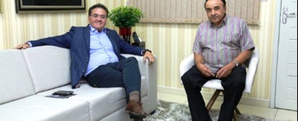 Já com um comitê de pré-campanha, o senador Roberto Rocha (PSB) deverá disputar o governo do Maranhão; no entanto, pode ficar sem legenda por conta do provável rompimento do seu partido com o governo Temer; do aliado tucano Sebastião Madeira, tenta espaço no PSDB, mas o partido é comandado pelo vice-governador Carlos Brandão