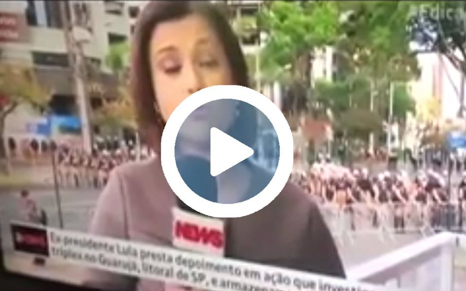 Os repórteres da Globonews têm dado em suas entradas ao vivo informações sobre o que acontece dentro da sala onde ocorre o depoimento do ex-presidente Lula ao juiz Sergio Moro, no prédio da Justiça Federal em Curitiba; assista