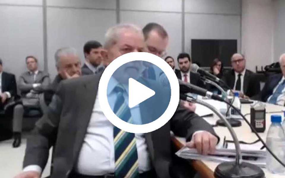 Nas considerações finais de seu depoimento ao juiz Sergio Moro, o ex-presidente Lula mandou um aviso ao magistrado: "Esses mesmos que me atacam hoje, se tiverem sinais de que serei absolvido, prepare-se porque os ataques ao senhor serão maiores"; Lula disse a Moro que está sendo alvo da "maior caçada Judicial" já existente e que espera que a população brasileira "não abdique de acreditar na Justiça"; assista
