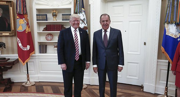 O ministro das Relações Exteriores da Rússia, Sergei Lavrov, disse neste domingo que o presidente dos Estados Unidos, Donald Trump, defendeu uma relação baseada em respeito mútuo entre Washington e Moscou; segundo Lavrov, Trump acredita que só assim os dois países podem aproveitar melhor as chances de lidar com interesses em comum, como a luta contra o terrorismo; "O presidente Trump nunca — nem durante o período de campanha nem depois de se tornar presidente — disse que queria ter relações ruins com a Rússia. Ao contrário, ele disse que queria manter relações respeitosas e normais com todos os países, incluindo a Rússia, que se baseariam em interesses em comum", disse o chanceler russo