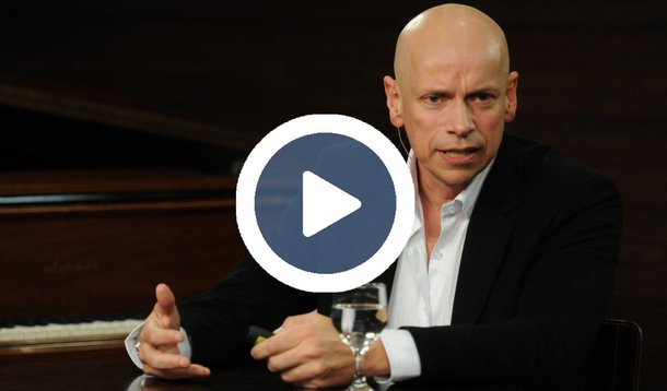 Em vídeo postado nas redes sociais, após o depoimento do ex-presidente Luiz Inácio Lula da Silva na Lava Jato, o filósofo Leandro Karnal afirmou que não há provas materiais ele; na sua argumentação, ele levantou duas hipóteses: ou Lula é um gênio na ocultação de provas ou é inocente