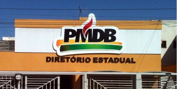 O site Goiás Real, cujo CNPJ controlador é de um Diretório do PMDB, foi condenado no último dia 5 de outubro a indenizar o governador Marconi Perillo em R$ 5 mil por danos morais decorrentes de calúnias veiculadas em seu portal de notícias; decisão atesta que as acusações do uso do Programa Goiás na Frente para fazer com que prefeitos deixassem o PMDB eram de fato mentirosas; nota mentirosa publicada no site Goiás Real, afirmou o juiz Rodrigo de Melo Brustolin, “extrapola os limites do caráter informativo”