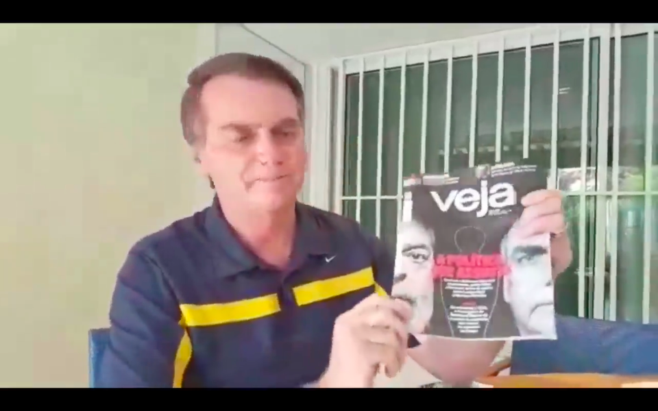 Jair Bolsonaro não gostou do que leu na imprensa neste fim de semana; o deputado, segundo colocado nas pesquisas de intenção de voto para a Presidência em 2018, fez um longo vídeo em que acusa a mídia de conspiração; para o parlamentar, a imprensa faz uma campanha de apoio a todos os outros candidatos —colocando no mesmo bolo Lula, Marina, Henrique Meirelles e Doria—, enquanto tenta acabar com sua viabilidade para o Planalto
