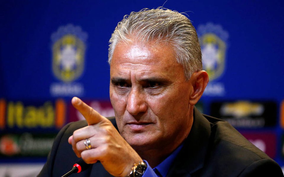 Técnico da seleção brasileira anunciou nesta quinta-feira os 23 jogadores convocados para os próximos jogos do Brasil contra Equador e Colômbia; novidades são o goleiro Cássio, do Corinthians, e o atacante Luan, do Grêmio; Brasil já está classificado para a Copa do Mundo de 2018, na Rússia