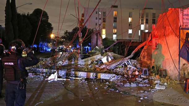 O Itamaraty informou que ainda não há registro de brasileiros entre as vítimas do terremoto no México, e que continuará acompanhando a situação, por meio do Consulado-Geral do Brasil na Cidade do México, em coordenação com a Divisão de Assistência Consular; "O governo brasileiro manifesta sua solidariedade aos feridos, ao povo e ao governo do México, bem como suas condolências aos familiares das vítimas fatais", diz ainda nota do Itamaraty