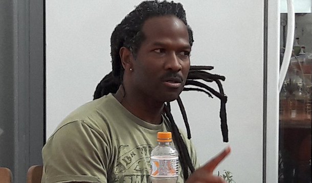Professor de Psiquiatria na Universidade de Columbia, uma das 10 melhores do mundo, Carl Hart disse que ao usar o termo "cracolândia" é centrar o problema no uso de drogas; para Hart, em vez disso, é preciso focar em educação, saúde e oportunidades para essas pessoas marginalizadas