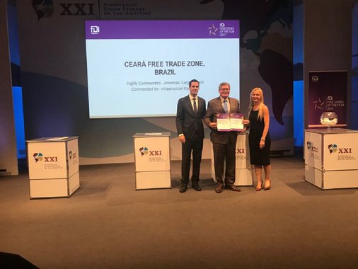 A ZPE Ceará foi homenageada, em Tenerife, na Espanha, durante a XXI Conferência das Zonas Francas das Américas, pela publicação FDI, do jornal inglês Financial Times. A premiação envolveu duas categorias: alto reconhecimento - Melhor Zona Franca das Américas e Melhor Zona Franca em Atualização da Infraestrutura. A premiação foi entregue ao presidente da ZPE Ceará, Mário Lima Júnior, pela diretora regional do jornal Financial Times, Charlotte Lloyd 