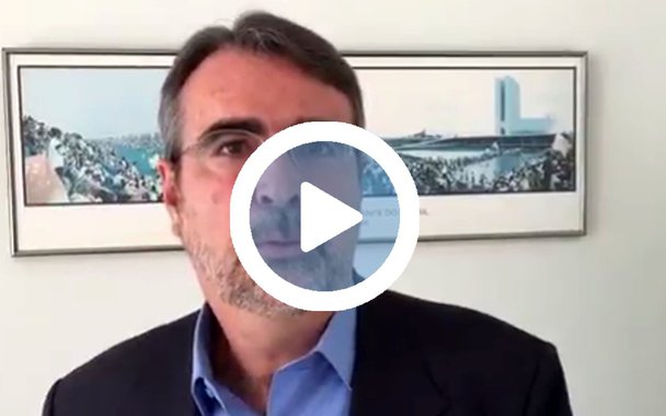 Em vídeo, o deputado Henrique Fontana (PT-RS) afirma que só se encontram "pioras" um ano depois do impeachment fraudulento que tirou Dilma Rousseff da presidência; "A corrupção aparece com cada vez mais força, a economia brasileira desce, desce e desce. O país não encontra caminhos, tem um governo ilegítimo que além de tudo propõe reformas que eu prefiro chamar de anti-reformas"; assista
