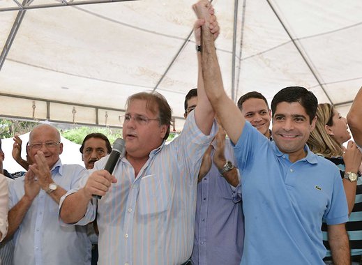 É generalizada na política baiana a sensação de que a segunda prisão de Geddel Vieira Lima tem forte impacto negativo na pré-candidatura de ACM Neto (DEM) ao governo da Bahia em 2018; além do ex-ministro, a Polícia Federal prendeu também nesta manhã um dos principais homens de Geddel na gestão democrata: Gustavo Ferraz, exonerado por ACM da diretoria-geral da Defesa Civil duas horas depois da detenção; afilhado político de Geddel, o vice-prefeito, Bruno Reis, também é do PMDB, e automaticamente herdará a prefeitura da capital baiana por dois anos se ACM se candidatar de fato; o PMDB é ainda um dos mais forte partidos na base do prefeito na Câmara Municipal