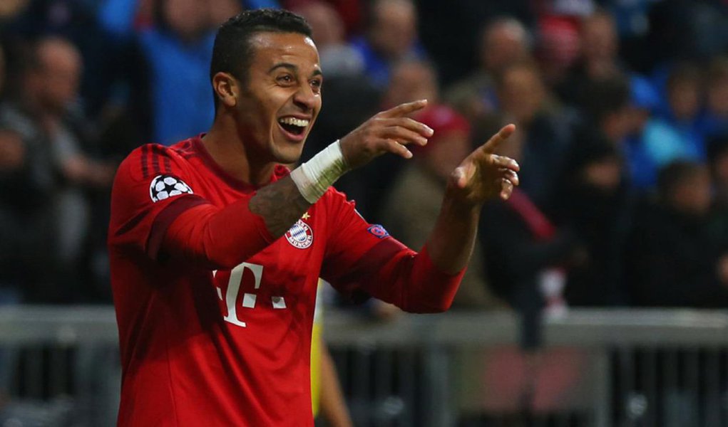O jogador do Bayern de Munique Thiago Alcántara parece ser o herdeiro natural de Xavi, que deixou o Barcelona em 2015 e havia se aposentado da seleção espanhola no ano anterior
