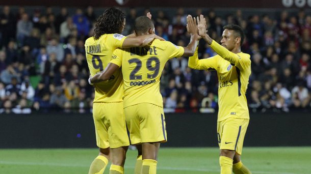 O trio de ataque do PSG voltou a funcionar e o time francês goleou o Anderlecht, da Bélgica, por 4 x 0,  pela terceira rodada da fase do grupos da Liga dos Campeões da Europa; Além de Neymar, Cavani e Mbappé, Di Maria anotou para o time francês; o PSG lidera o grupo B com 9 pontos, contra 6 do Bayern de Munique
