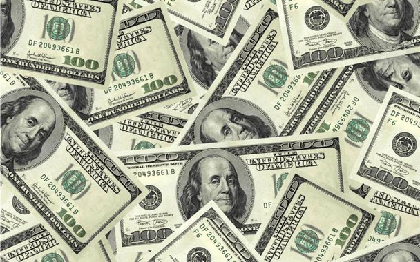 Dados do Banco Central apontam que o Brasil registrou déficit em transações correntes de US$ 935 milhões, acumulando em 12 meses saldo negativo correspondente a 1,24% do Produto Interno Bruto (PIB); para o exercício de 2017, a autoridade monetária passou a ver saldo positivo de 51 bilhões de dólares para as trocas comerciais, ante 44 bilhões de dólares antes. Para o Investimento Direto no País (IDP), o BC não mudou sua projeção de 75 bilhões de dólares