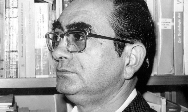 Livro do sociólogo Florestan Fernandes (1920-1995) Significado do Protesto Negro, publicado pela Editora Cortez/Autores Associados, em 1989, será relançado com textos da primeira versão foram reproduzidos e mais três outros, publicados separadamente; sociólogo fez um diagnóstico mais aprofundado do que os debates nas mídias sociais sobre a questão racial; “A democracia só será uma realidade quando houver, de fato, igualdade racial no Brasil e o negro não sofrer nenhuma espécie de discriminação, de preconceito, de estigmatização e de segregação, seja em termos de classe, seja em termos de raça”; leia a reportagem de Eduardo Nunomura, na Carta Capital
 