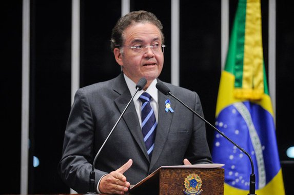Antes mesmo de assinar a ficha de filiação, o senador Roberto Rocha já começa promover discórdia no ninho dos tucanos; Instituto Teotonho Vilela disse reiterar sei "seu apoio incondicional ao diretório estadual do partido";  Juventude do PSDB-MA defendeu que esta inserção deveria ocorrer "forma democrática"; o PSDB Mulher afirmou que "não se identifica com as ideias expostas pelo senador Roberto Rocha a respeito de sua filiação"