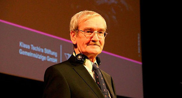 Um oficial soviético que impediu uma crise nuclear entre os EUA e a URSS e a possível Terceira Guerra Mundial na década de 1980 faleceu silenciosamente; Stanislav Petrov tinha 77 anos e nunca se considerou um herói, embora tenha contribuído decisivamente para impedir uma catástrofe; "Quando vi pela primeira vez a mensagem de alerta, levantei-me da minha cadeira. Todos os meus subordinados estavam confusos, então comecei a pedir ordens para evitar o pânico. Eu sabia que minha decisão teria muitas consequências", lembrou Petrov da noite fatídica em entrevista à RT em 2010