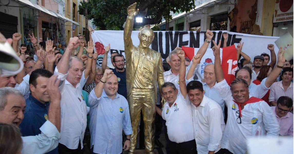O PDT do Ceará, a Fundação Leonel Brizola-Alberto Pasqualini do Ceará (FLB-AP), e militantes trabalhistas inauguraram uma estátua em tamanho real de Leonel Brizola em Fortaleza. O evento reuniu lideranças nacionais e locais da legenda, dentre elas o pré-candidato à presidência da República, Ciro Gomes, o prefeito de Fortaleza, Roberto Cláudio, o presidente estadual do PDT, deputado federal André Figueiredo. Em discurso, Ciro exaltou a contribuição do político gaúcho em prol da educação e inclusão social, sempre acompanhada de conduta moral irretocável. "Ninguém foi mais perseguido que ele e ele sempre mostrou sua dignidade e força", lembrou