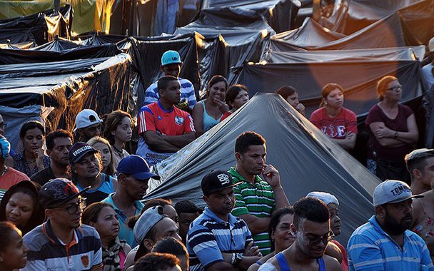 Desemprego empurra 7 mil famílias para ocupação Povo sem Medo, em São Bernardo do Campo, por retomada do Minha Casa Minha Vida. Organização enfrenta com serenidade, e firmeza, preconceitos e omissão do poder público; leia reportagem de Sarah Fernandes, na Rede Brasil Atual