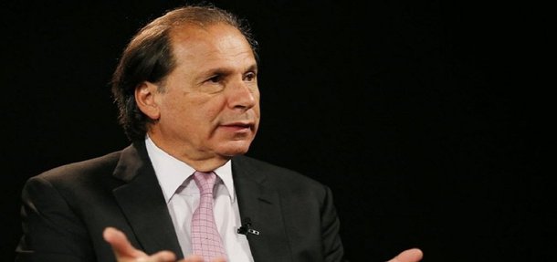Empresário e 1º vice-presidente da Fiesp, Benjamin Steinbruch, analisa a crise econômica brasileira atual e afirma que só haverá retomada do crescimento com uma política desenvolvimentista; "Por que, afinal, o país está demorando tanto a retomar o crescimento? Porque não existe mentalidade favorável a isso. Entende-se que a expansão econômica virá automaticamente após os ajustes internos e o controle da inflação. Mas não é bem assim. Não é possível pensar em volta de crescimento sustentado se não houver uma nova mentalidade: a desenvolvimentista, gostem ou não dessa palavra os neoliberais", diz em artigo na Folha