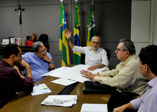 Aracaju é a primeira capital do Nordeste e a segunda do país a diminuir as despesas correntes, levando-se em conta os dados consolidados referentes ao terceiro bimestre de 2017, comparando com o mesmo período do ano anterior; de acordo com o sistema de Finanças Brasileiras da Secretaria do Tesouro Nacional (Finbra), o índice total de redução em Aracaju chega a -20,50%, ficando atrás somente da cidade de Porto Velho, que atingiu a marca de -23,27%.