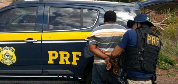 O feriadão prolongado deixou, segundo dados divulgados pela Polícia Rodoviária Federal (PRF), 18 pessoas feridas e três mortas em 19 acidentes nas rodovias federais que contam o Piauí; os acidentes com mortes foram registrados em Teresina, Parnaíba e Dom Expedito Lopes; os policiais conseguiram recuperar três veículos roubados e oito pessoas foram presas
O feriadão prolongado deixou, segundo dados divulgados pela  Polícia Rodoviária Federal (PRF), 18 pessoas feridas e três mortas em 19 acidentes nas rodovias federais que contam o Piauí; os acidentes com mortes foram registrados em Teresina, Parnaíba e Dom Expedito Lopes; os policiais conseguiram recuperar três veículos roubados e oito pessoas foram presas