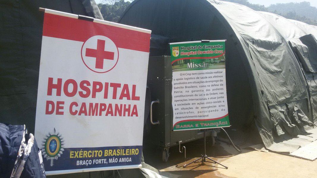 O governo de Alagoas definiu que vai montar um hospital de campanha no município de Marechal Deodoro, distante cerca de 20 km do centro das cidades de Marechal Deodoro e do Pilar e a 30 km do município de Atalaia, locais que têm sido bastante castigados por causa das chuvas intensas que caem no estado; hospital é usado, geralmente, em situações de calamidade e emergência, para atendimento às pessoas vítimas de desastres naturais; estrutura do Hospital de Campanha do Exército já está no Recife e será deslocada para Alagoas