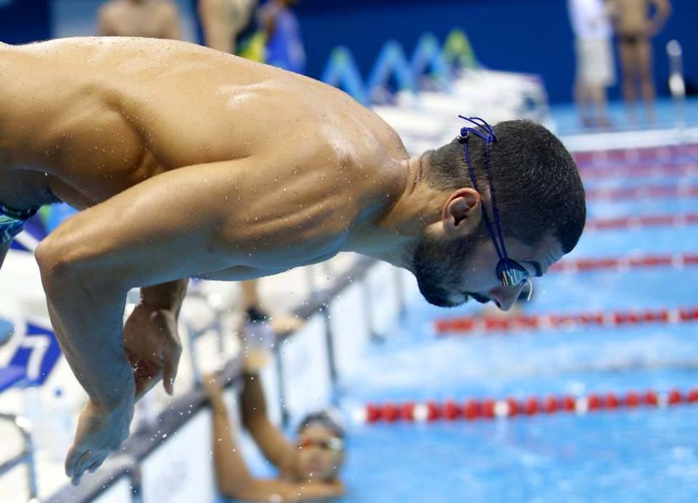 O nadador brasileiro Ítalo Manzine conquistou a medalha de prata na prova mais rápida da natação: os 50 metros livre; terminou a prova em 22 segundos e 5 centésimos, exatamente o mesmo tempo que o japonês Katsumi Nakamura, que subiu ao pódio ao seu lado; desde 2009, o recorde mundial dos 50 metros livre pertence ao brasileiro César Cielo, que terminou em 20 segundos e 91 centésimos. A marca não foi superada nem nas Olimpíadas de Londres e do Rio de Janeiro