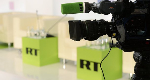 Com o aumento de controvérsias sobre a mídia russa nos EUA, o Ministério das Comunicações russo não exclui a possibilidade de Moscou dar resposta às ameaças, notando que ela pode não ser similar; "É vergonhoso discutir a proibição da mídia. Se as ameaças [de Washington] forem cumpridas, crio, que nesse caso, a Federação da Rússia vai tomar algumas medidas, mas não acho que precisemos nos rebaixar ao mesmo nível inferior", disse o ministro das Comunicações russo, Nikolai Nikiforov