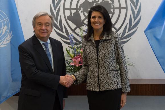 Na véspera do Dia Internacional da Mulher, o secretário-geral das Organização das Nações Unidas, António Guterres, ressaltou em um vídeo que o mundo está "imprevisível e caótico" e, nesse contexto, as mulheres e meninas têm seu direito reduzido; ele criticou duramente as estruturas da sociedade que propagam o machismo e alimentam o abismo de direitos e oportunidades entre homens e mulheres; assista