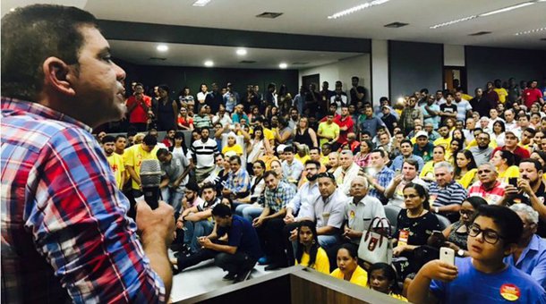 O prefeito de Palmas, Carlos Amastha, chegou ao Congresso Estadual do PSB na Assembleia Legislativa e disse que o PSB cumpre sua “obrigação partidária quanto a organização e fortalecimento do nosso partido e orgulhosamente recebemos o nosso presidente da Nacional”
