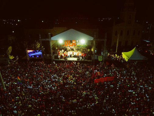 A passagem da caravana do ex-presidente Lula pelo Ceará mostrou a reconhecimento da população ao legado do ex-presidente e que Lula é muito maior que o PT e as esquerdas. Essa é a avaliação do presidente do PT Ceará, Fco. de Assis Diniz, que retornou à Fortaleza após acompanhar todo o percurso feito por Lula, no estado, iniciado em Quixeré, na Chapada do Apodi, passando pelo Sertão Central, Centro Sul e finalizado no Crato, na região do Cariri