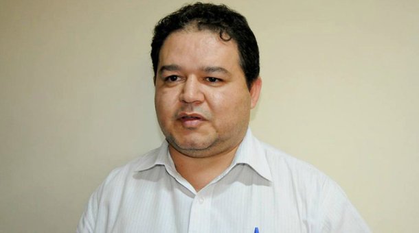 O presidente do Sindicato dos Servidores Públicos do Tocantins (Sisepe), Cleiton Pinheiro, entende que o governo estadual não pode mudar o modelo do Plano de Assistência ao Servidor (Plansaúde) sem restabelecer a credibilidade com os prestadores de serviços, “porque o grande problema hoje do Plansaúde não é caixa, não é questão de falta de arrecadação. O problema do Plansaúde é a falta de repasse, nem a parte do servidor ele [governo] passa, ou seja, uma apropriação indébita”; o atendimento foi novamente suspenso por falta de repasse