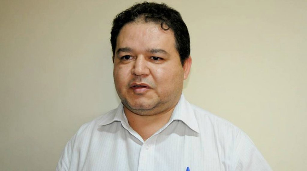 O presidente do Sindicato dos Servidores Públicos do Tocantins (Sisepe), Cleiton Pinheiro, entende que o governo estadual não pode mudar o modelo do Plano de Assistência ao Servidor (Plansaúde) sem restabelecer a credibilidade com os prestadores de serviços, “porque o grande problema hoje do Plansaúde não é caixa, não é questão de falta de arrecadação. O problema do Plansaúde é a falta de repasse, nem a parte do servidor ele [governo] passa, ou seja, uma apropriação indébita”; o atendimento foi novamente suspenso por falta de repasse