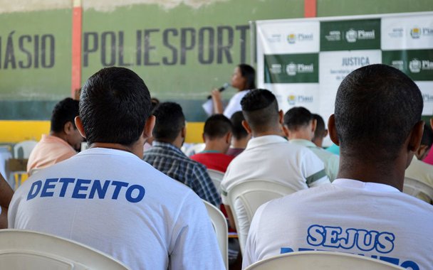 A segunda fase de execução da Operação Immediatu foi a transferência de 73 presos da Casa de Custódia para outros presídios do Estado e teve início logo após a conclusão da vistoria geral realizada na Casa de Custódia de Teresina; os 73 presos transferidos foram identificados como perturbadores da ordem na Casa de Custódia, suspeitos de incitarem o motim do último domingo (24) e de estarem ligados a crimes que estão sendo investigados pela Secretaria de Justiça, Secretaria de Segurança Pública e Polícia Civil