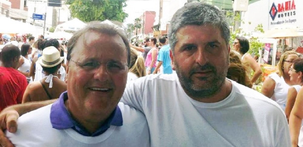Preso há uma semana, o ex-diretor-geral da Defesa Civil de Salvador, Gustavo Ferraz (PMDB), afirmou à Polícia Federal (PF) que quer colaborar com as investigações; Ferraz já deu detalhes sobre como buscou uma mala com notas de R$ 100 em São Paulo, e disse que se sentiu "traído" por Geddel Vieira Lima, ex-ministro da Secretaria de Governo e braço direito de Michel Temer; em depoimento à PF, Ferraz disse que buscou uma mala em um endereço em São Paulo; o advogado afirmou que entregou a encomenda na residência de Geddel em Salvador, sem abri-la