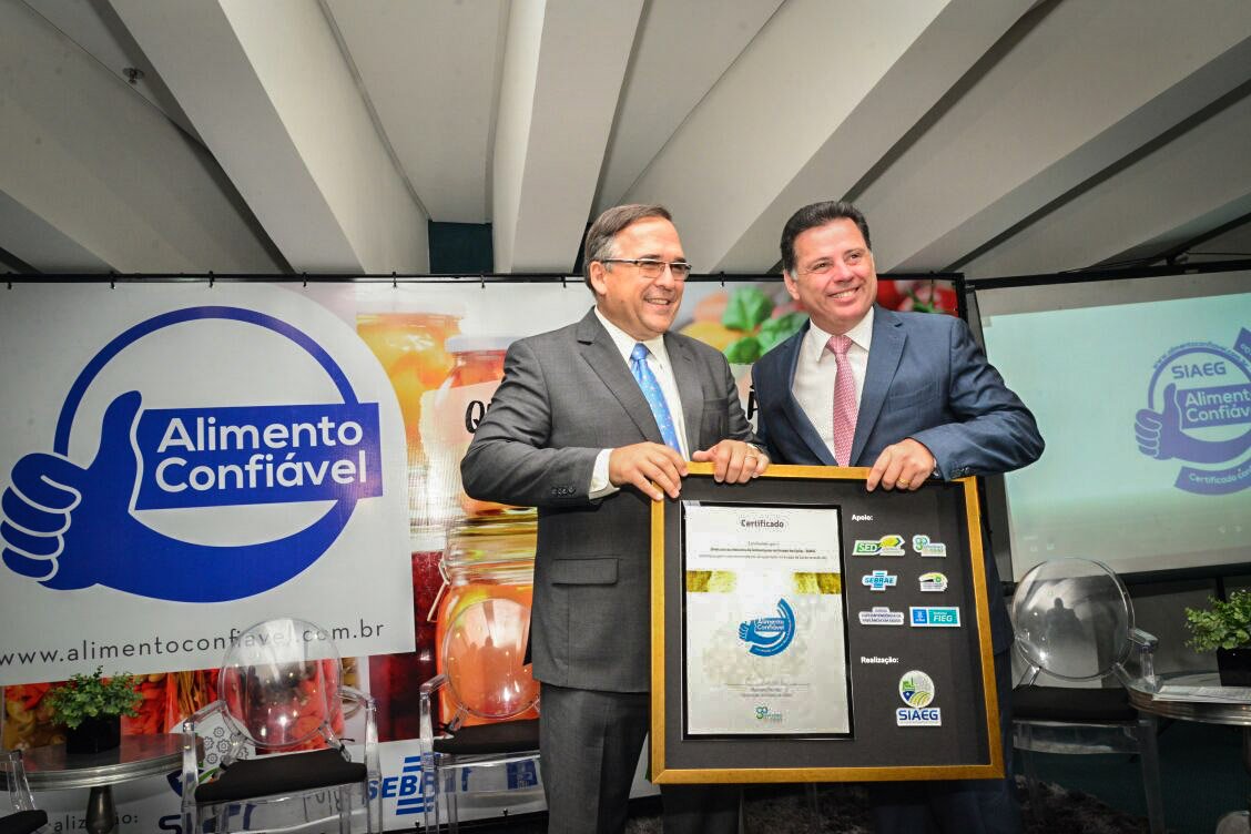 Ex-deputado federal e presidente do Sindicato das Indústrias da Alimentação no Estado de Goiás (Siaeg), Sandro Mabel (PMDB) afirmou nesta segunda-feira que Goiás deve ao governador Marconi Perillo a convalidação dos incentivos fiscais, aprovada pelo Congresso Nacional em maio deste ano; “Foi uma vitória que Goiás deverá sempre a Marconi. A manutenção dos incentivos fiscais e a atração das indústrias”, disse