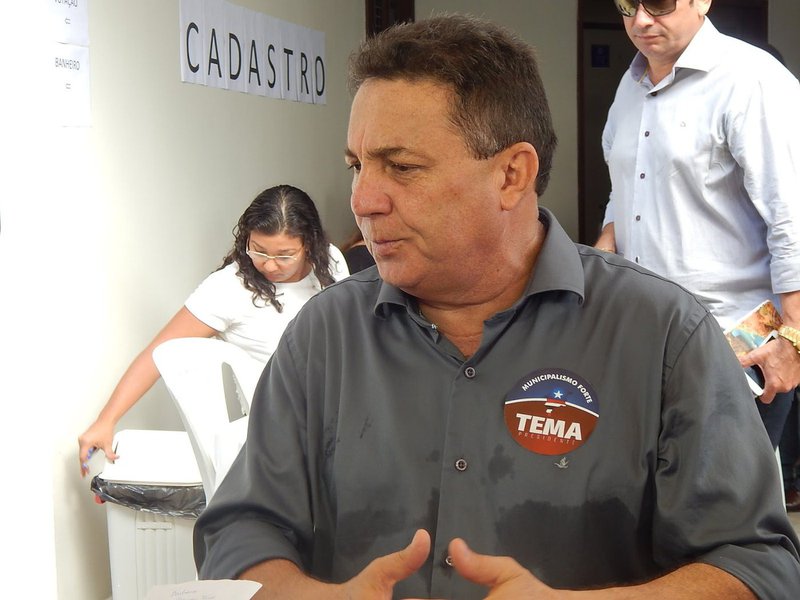 Começa nesta terça-feira, 16, a vigésima Marcha dos Prefeitos em Brasília em Defesa dos municípios; na véspera  do evento, o presidente da Federação dos Municípios do Estado do Maranhão, Cleomar Tema, ocupou a tribuna da Câmara Federal, para fazer cobranças a Michel Temer; Tema enfatizou que os municípios brasileiros estão enfrentando uma penúria sem precedentes na história do país e citou exemplo de distorção, como é o caso da verba disponibilizada para o programa Saúde da Família, em que são liberados pouco mais R$ 10 mil por equipe