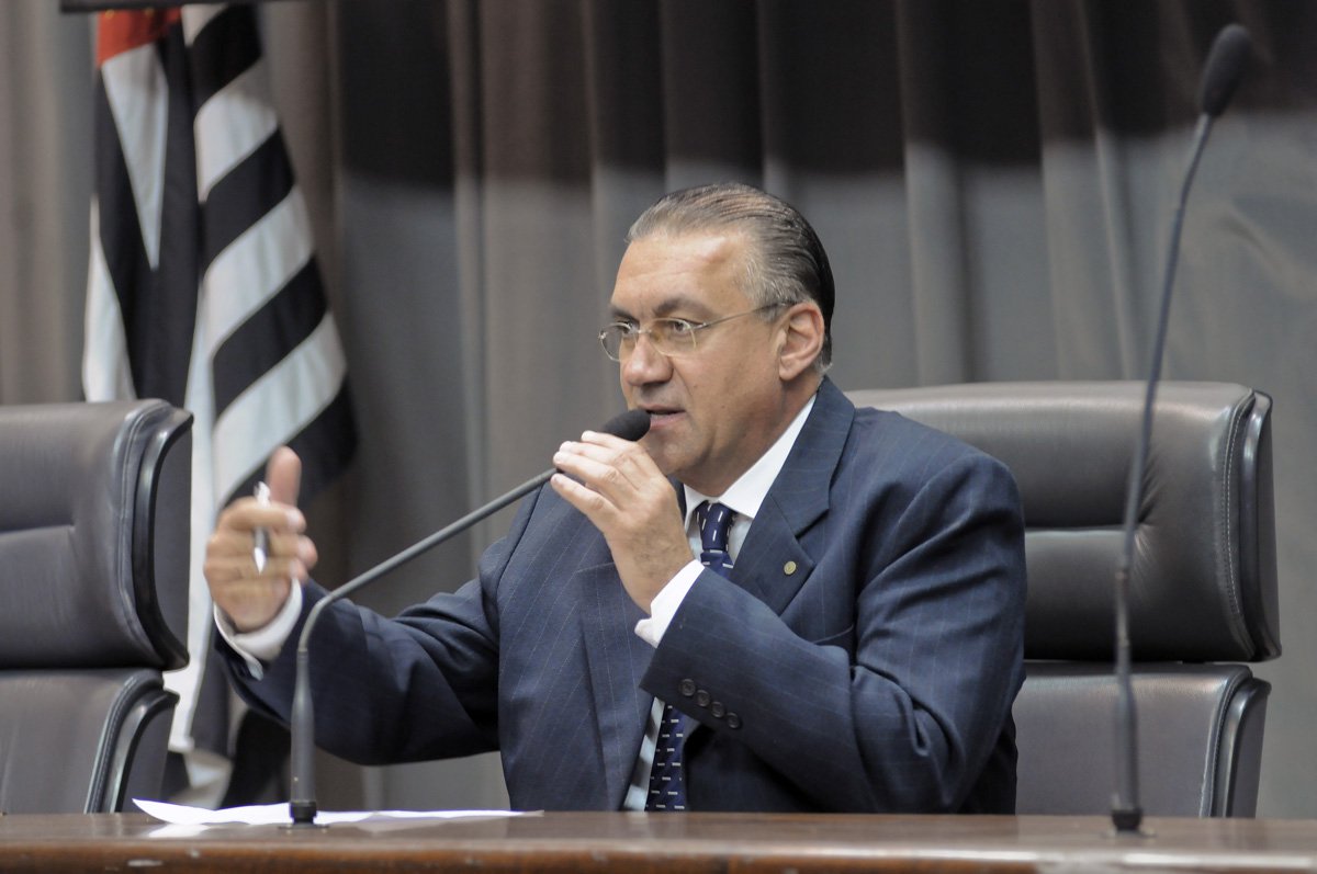Deputado Feliciano Filho anuncia saída do Partido Social Cristão da base governista na Assembleia Legislativa de São Paulo; legenda tem três dos 84 deputados na câmara estadual paulista; "Hoje o PSC é um partido independente - não será oposição, votaremos no que for bom para sociedade e no que nossos eleitores esperam de nós", disse o parlamentar