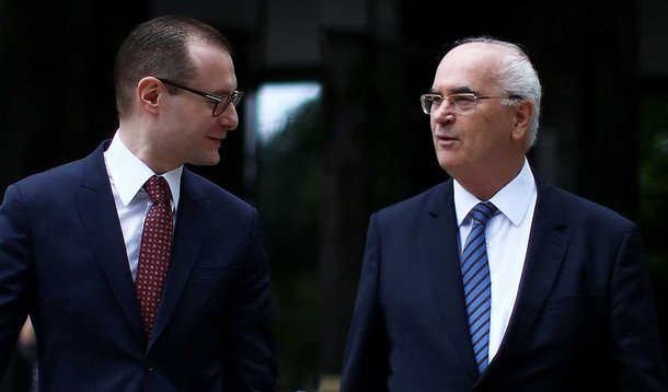 Os advogados Cristiano Zanin Martins e Roberto Teixeira, que fazem a defesa do ex-presidente Luiz Inácio Lula da Silva, afirmaram nesta terça-feira, 14, que esperam a declaração de inocência de Lula na ação penal que o ex-presidente é acusado de obstrução da Justiça; "Ficou claro que Delcídio mentiu para obter benefícios processuais e conseguir sua liberdade", dizem os advogados de Lula; "Esse processo mostra o perigo de se dar credibilidade a delações premiadas desacompanhadas de prova, mas, por outro lado, trouxe a Lula a oportunidade de repor a verdade dos fatos e, com tudo esclarecido, ver reconhecida sua inocência", acrescentam