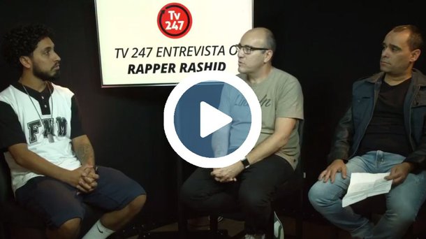 Em entrevista à TV 247, artista faz um improviso e pede "fora vampirão" a Michel Temer, quem chama de "falso intelectual"; "Brinca com o povo e acha que a gente é só massa de manobra", protesta; ele também lembra da ovada em João Doria; assista