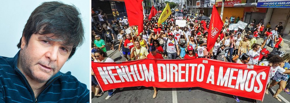 Jornalista e escritor Marcelo Rubens Paiva diz que bloqueio de ruas e rodovias e trabalhador de braços cruzados "chama-se democracia"; "Ninguém está propondo golpe, romper Constituição, tomar o poder, mas discutir democraticamente direitos trabalhistas. Diferentemente de...", ironiza