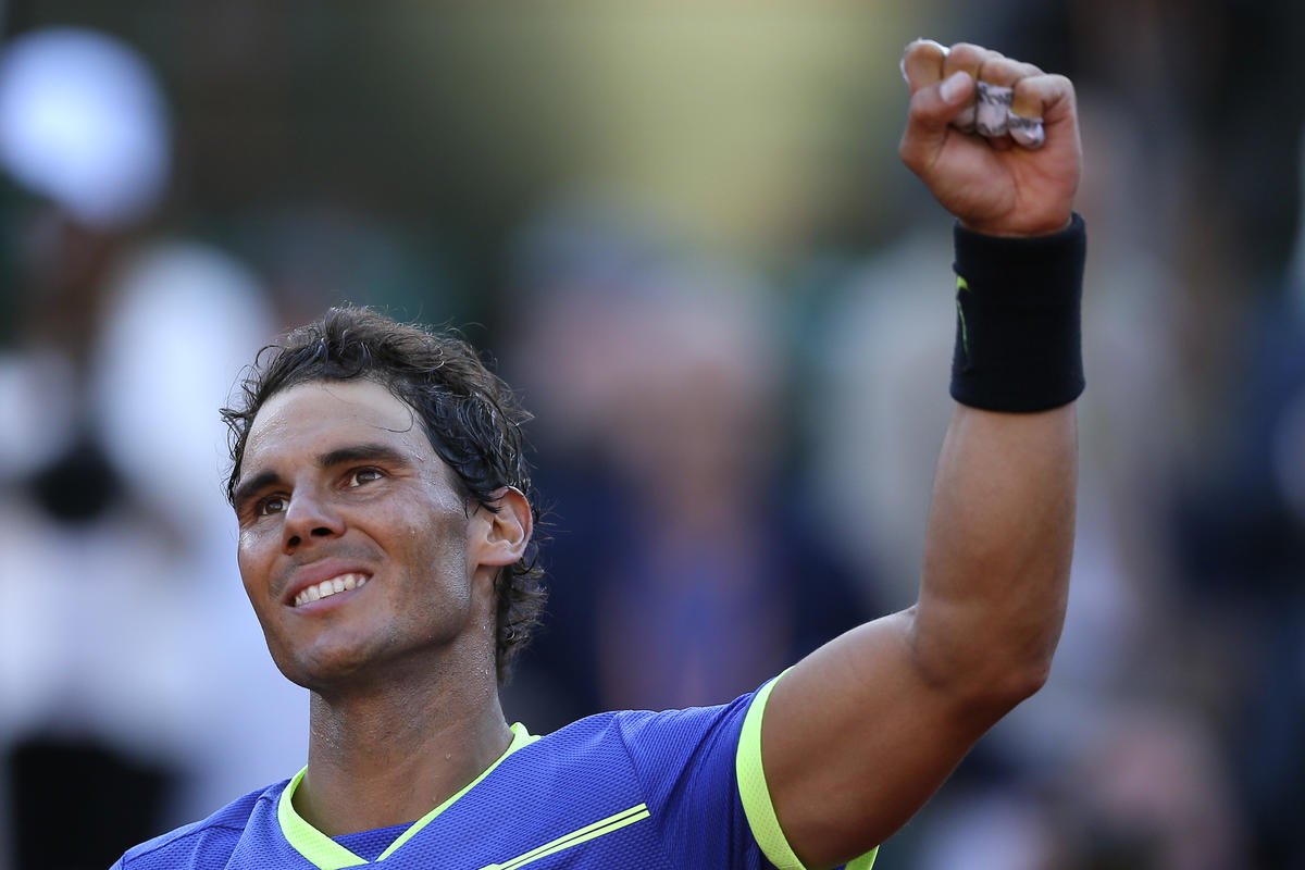Rafael Nadal dominou o suíço Stan Wawrinka e venceu por 6-2, 6-3 e 6-1, para conquistar um recorde de 10 títulos do Aberto da França neste domingo; o espanhol, quarto cabeça de chave que perdeu apenas duas partidas em Roland Garros desde a sua estreia em 2005, ficou a apenas um título do recorde histórico de Margaret Court de 11 títulos em um único Grande Slam; Nadal, que agora soma 15 títulos de Grand Slam no total, nunca foi incomodado em uma final dominada por ele