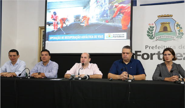 Os serviços perpassam pela recuperação do pavimento danificado, reparo de micro drenagem (calhas, sarjetas etc) e reforma do pavimento em pedra tosca e paralelepípedo. Serão investidos R$ 46 milhões só em 2017. O prefeito Roberto Cláudio (PDT) anunciou ainda um investimento de R$ 100 milhões em drenagem na capital cearense