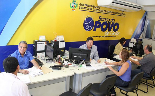 O governo de Goiás informou que, atualmente, 205 municípios já oferecem as linhas de crédito facilitadas do Banco do Povo para sua população, contemplando o desenvolvimento socioeconômico do estado; mas o objetivo é condicionar unidades em todas as 246 cidades
