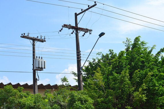 Dados dos Institutos de Medicina Legal de Maceió e Arapiraca apontam que, nos últimos cinco anos, Alagoas registrou 198 casos de vítimas fatais de descarga elétrica; em 2013 e 2014, foram 45 mortes; em 2015 esse número diminuiu para 32, mas, em 2016 voltou a subir, registrando 35 casos; e este ano 41 pessoas já perderam a vida em virtude de acidentes elétricos