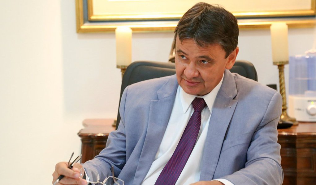 Números do Cadastro Geral de Empregados e Desempregados (Caged) mostram que o estado governador por Wellington Dias (PT) foi quem mais gerou empregos com carteira assinada no mês de maio; na região Nordeste apenas os Estados do Piauí (0,29), Bahia (0,18) e Maranhão (0,17), fecharam o mês de maio com saldo positivo na Geração de empregos formais; desde o ano passado o Piauí vem se mantendo entre os primeiros Estados e um dos poucos do país com saldo positivo no índice medido pelo Caged