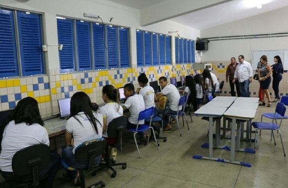O Governo de Estado vai divulgar, na próxima segunda-feira (30), os detalhes do concurso para a área da Educação. O concurso deverá ofertar vagas para professores nas escolas de tempo integral. O anúncio será feito pelo governador em exercício, Luciano Barbosa, em entrevista coletiva, às 10h, no Palácio República dos Palmares